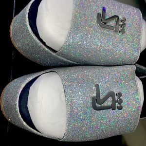 Shane Justin Icy Platforms. Size 39,women’s size 9